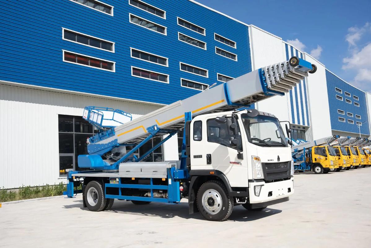 天津津南出租云梯车高空作业车 建筑垃圾搬运